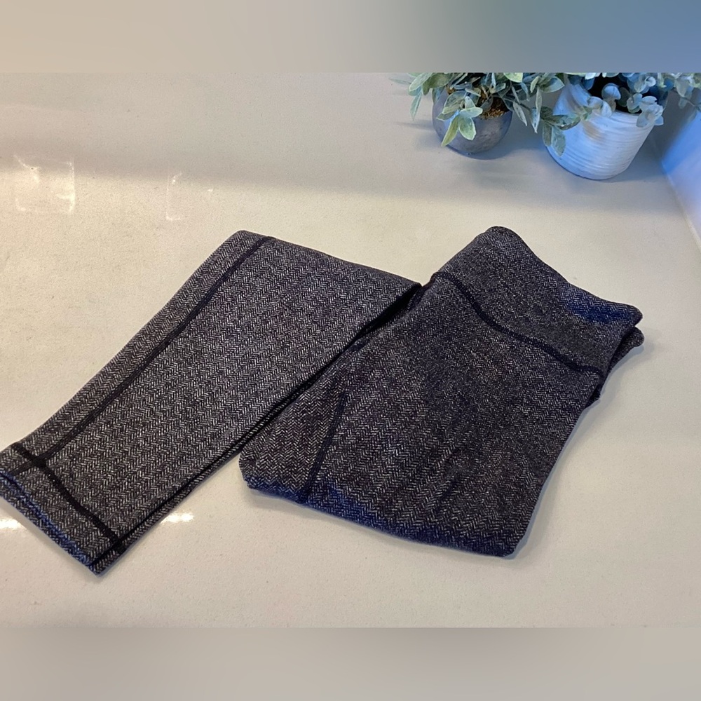 SALE Lululemon Gray Herringbone Leggings “Tweed” Style Sz 6